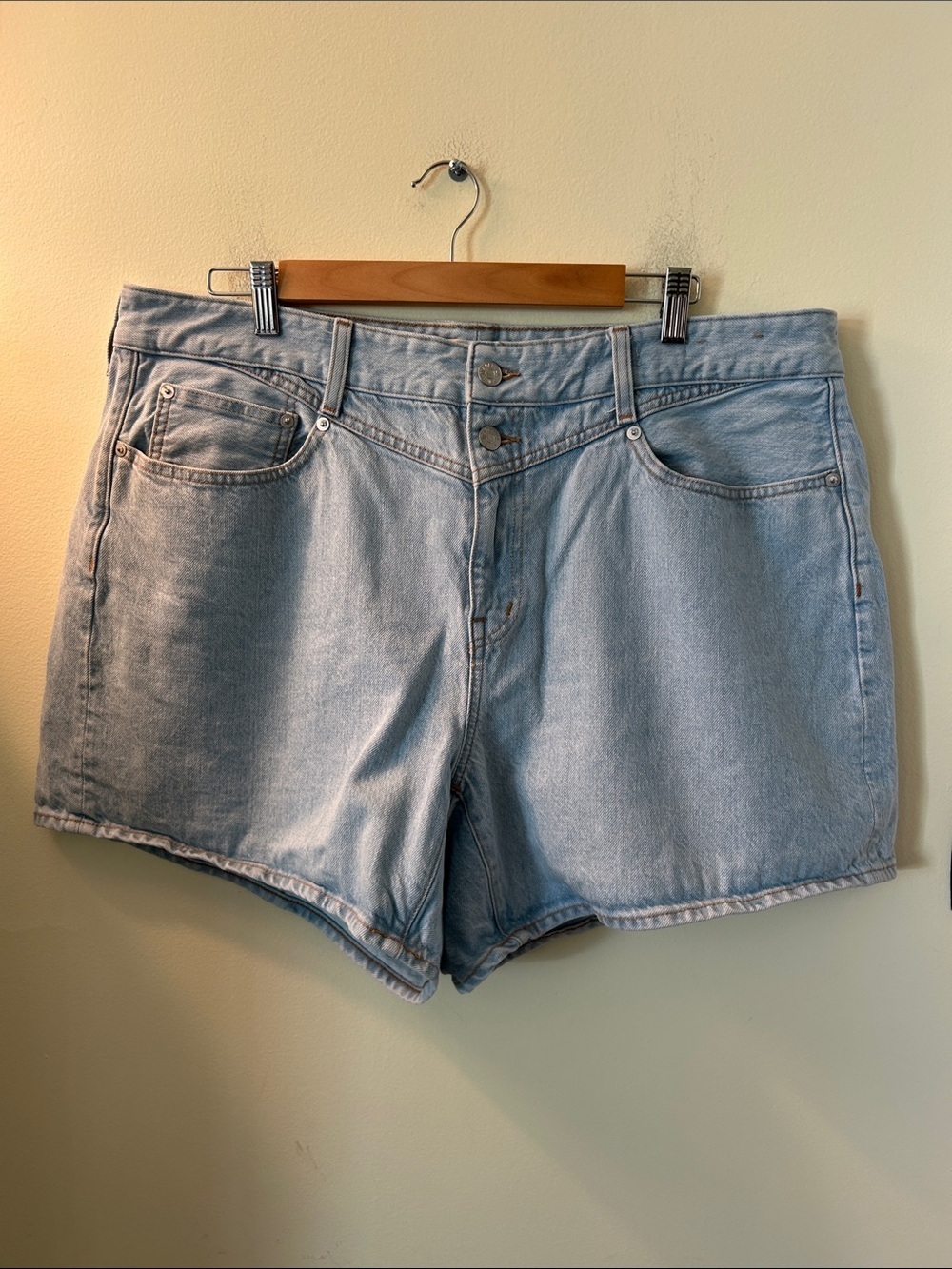 Madewell Light Blue Mom Jean High Rise  Denim Shorts Size 14W
